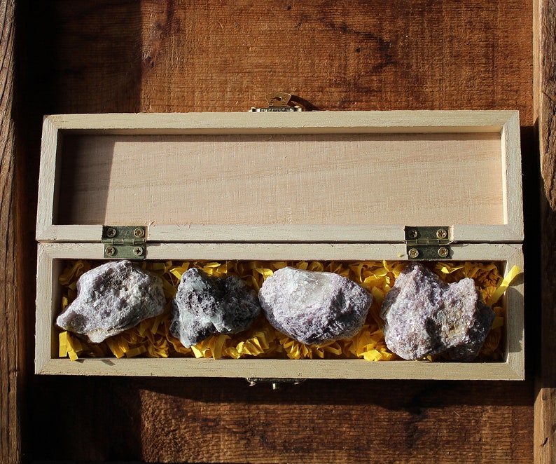 Rough Stones Mother/'s Day Gift Set Lepidolite Stone Set In Wood Box Gift for Her Home Decor Healing Crystals Crystal Starter Kit