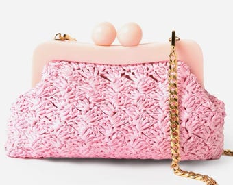 Bolsa de mão transversal BTB Los Angeles Beyond the Beach Mina Chic rosa em palha trançada