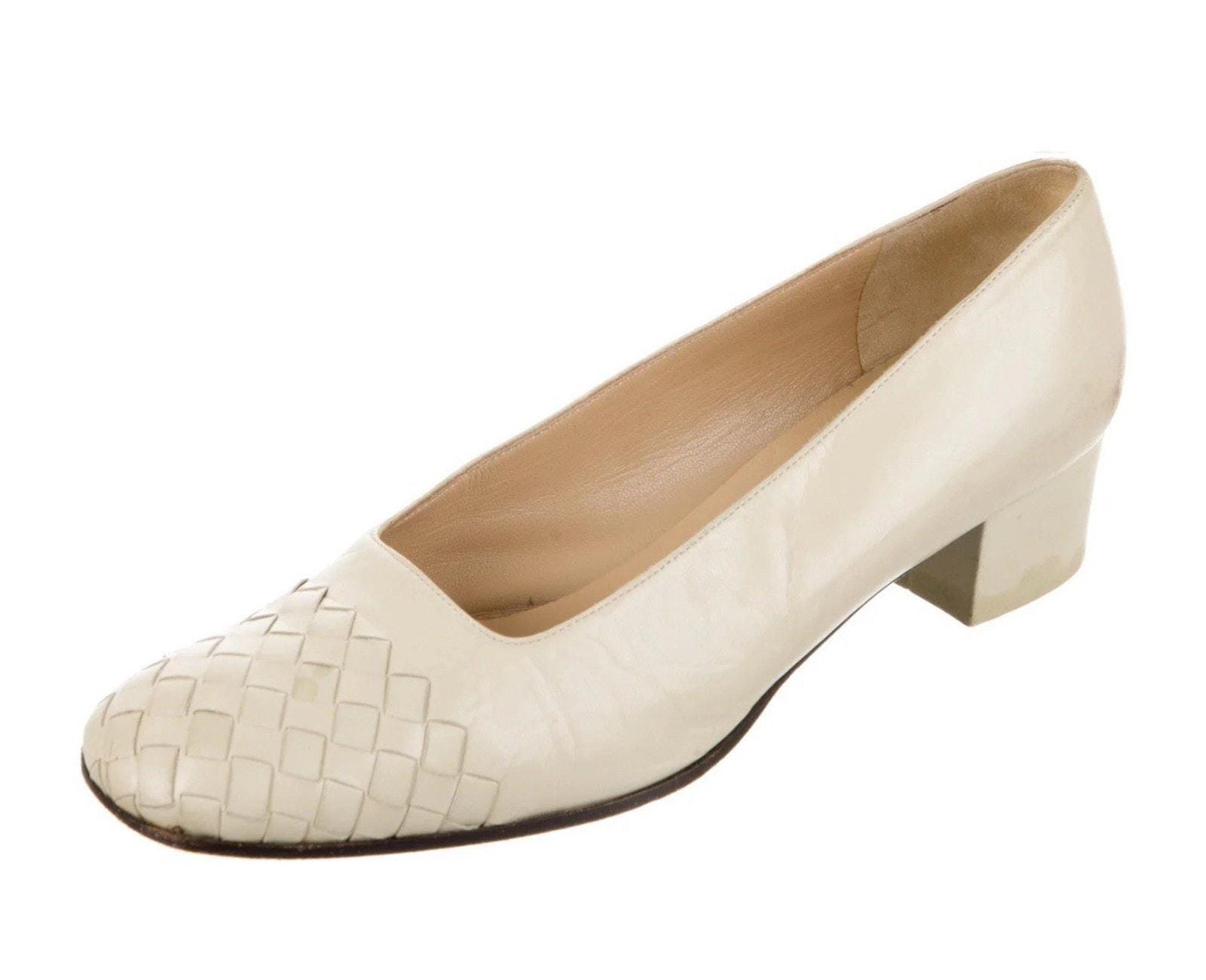 VTG Bottega Veneta Sz 7.B Brown Velvet Classic Low Block Heel il_fullxfull.7481240413_8ghf.jpg main image 3
