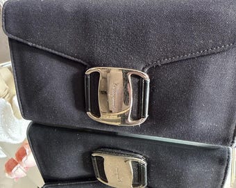 Carteira Tripla Salvatore Ferragamo Vintage em Nylon e Couro Preto
