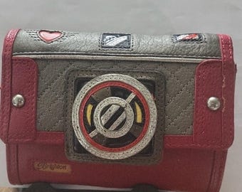 Bolsa transversal Brighton Flash Tech para câmera, em couro vermelho e cinza, estilo vintage, nova.