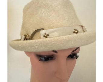 Chapéu vintage Yves Saint Laurent Paris Sigma Zephyr em feltro bege