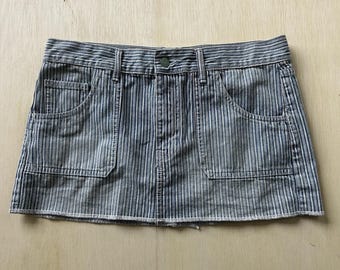 Vintage Y2K Hollister Womens 11 Blue Striped Denim Pockets Raw Hem Mini Skirt