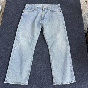 Y2K Wrangler Jeans Mens 36x29 Light Wash Blue Denim Relaxed Straight Retro image 3