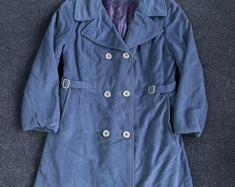 Vintage Susan Lynn-jas dames medium blauwe suède stof met dubbele rij knopen en riem