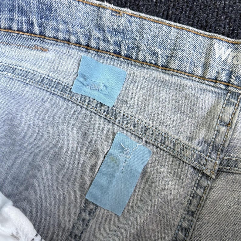 Y2K Wrangler Jeans Mens 36x29 Light Wash Blue Denim Relaxed Straight Retro image 5