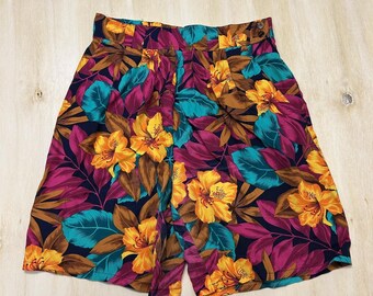 Bermuda vintage SK & Company para mujer, talla 12, con estampado floral y cintura elástica, ideal para el verano.
