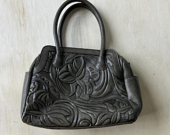 Vintage schooltas kleine damestas met reliëf kunstleer bloemen bovenhandvat