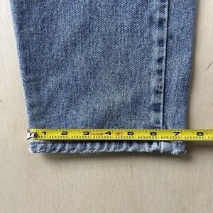 Vintage 90s USA Levis Jeans Mens 34x30 Light Wash Blue Denim Straight Distressed image 11