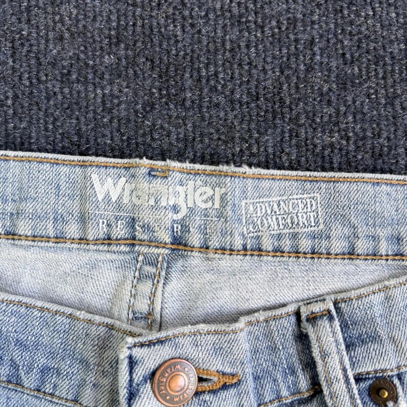 Y2K Wrangler Jeans Mens 36x29 Light Wash Blue Denim Relaxed Straight Retro image 4