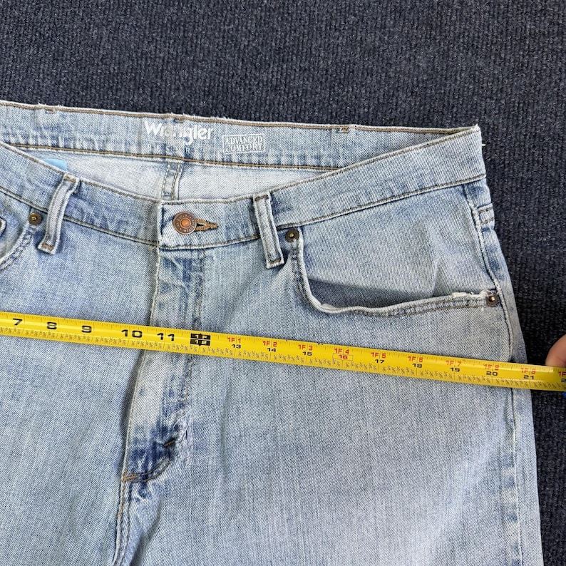 Y2K Wrangler Jeans Mens 36x29 Light Wash Blue Denim Relaxed Straight Retro image 9