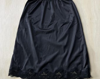 Vintage half slip dames medium zwarte nylon satijnen kanten zoom onderrok lingerie