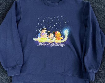 Sudadera vintage de Disney Store de los años 2000 para jóvenes (tallas 10-12) azul, de la colección Magical Gatherings con Mickey Mouse.