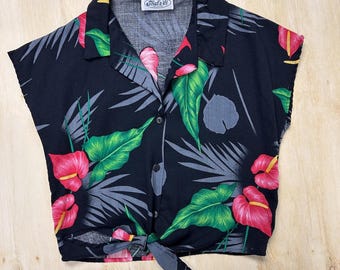 ¡Eso es todo! Camisa vintage para mujer, talla grande, negra, con estampado floral hawaiano y botones, corte corto.