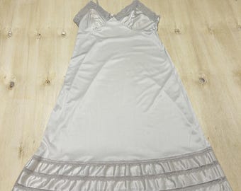 Y2K Adonna Full Slip Womens 36 Gray Nylon Satin Ruffle Hem Lingerie