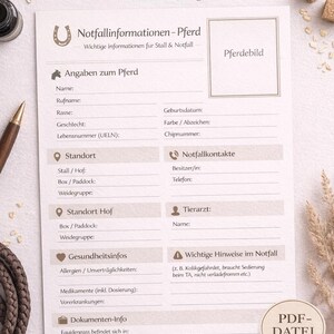 Könnte beinhalten: Ein druckbares Etsy PDF-Dokument mit dem Titel "Notfallblatt für Pferde", das für Notfallinformationen für Pferde konzipiert wurde. Das Dokument enthält Abschnitte für Pferdedetails, Kontaktinformationen und Gesundheitsakten. Das Design ist in neutralen Farben mit einem Hufeisen.