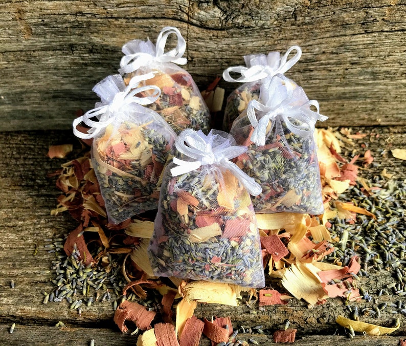 Set of 6 Cedar and Lavender Sachets image 3