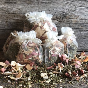 Set of 6 Cedar and Peppermint Sachets