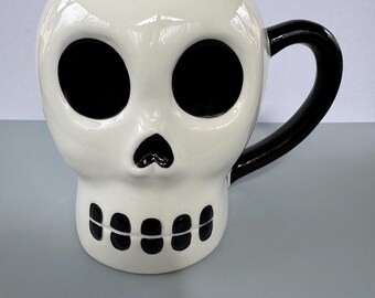 Vintage Skull Face Coffee Mug, Black White Gothic Halloween Cup