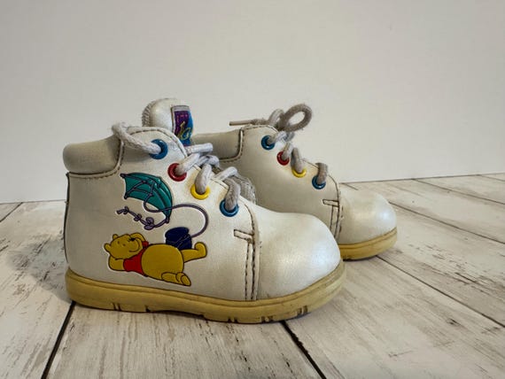 Vintage Disney Winnie The Pooh Baby Shoes