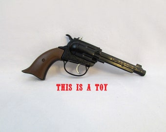 toy six shooter