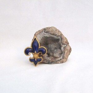 Signed CFW Vintage Fleur De Lis Brooch Pin Deep Indigo Blue Enameled Gold Hargo Creations image 2