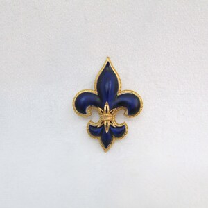 Signed CFW Vintage Fleur De Lis Brooch Pin Deep Indigo Blue Enameled Gold Hargo Creations image 4