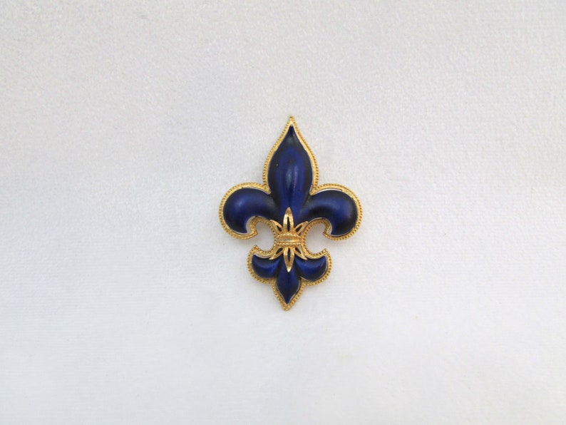 Signed CFW Vintage Fleur De Lis Brooch Pin Deep Indigo Blue Enameled Gold Hargo Creations image 4