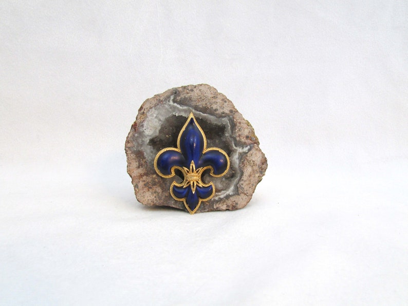 Signed CFW Vintage Fleur De Lis Brooch Pin Deep Indigo Blue Enameled Gold Hargo Creations image 1