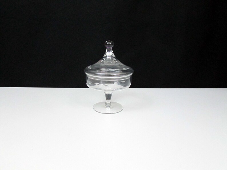 Vintage Princess House Heritage Candy Dish Etched Leaves Elegant Hand Blown Glass Footed image 3