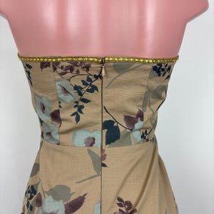 Vestido vintage sin tirantes con estampado floral de llamas de invierno Tabitha de Anthropologie, estilo Y2K Twee de los 2000. imagen 6
