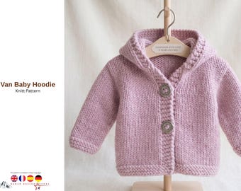 Baby Doll Hoodie Strickmuster PDF – Nahtlose Baby Strickjacke mit Kapuze – Easy Knit Baby Jacke Muster – Neugeborene Geschenk Stricken - Baby Doll tragen