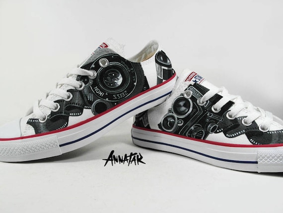 2 side Custom painted converse low cut 