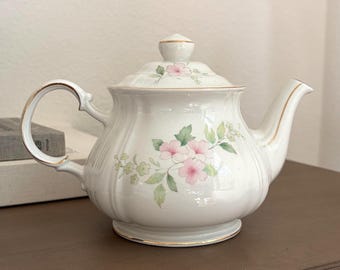 Vintage Sadler England Pink Floral Teapot Cottagecore English Tea Pot 36 oz Gold Trim