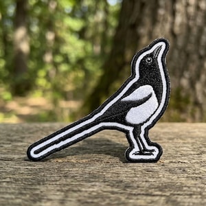 Magpie Embroidered Patch Iron On Wildlife Bird Nature Applique for Jacket Backpack Hat