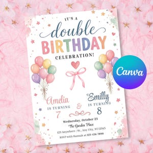 Puede incluir: Una tarjeta de invitación de cumpleaños blanca con el texto IT'S A double BIRTHDAY CELEBRATION!, globos coloridos, un corazón rosa y un lazo. La tarjeta incluye los nombres Amelia y Emilly, las edades 7 y 8, fecha, lugar y detalles de RSVP.