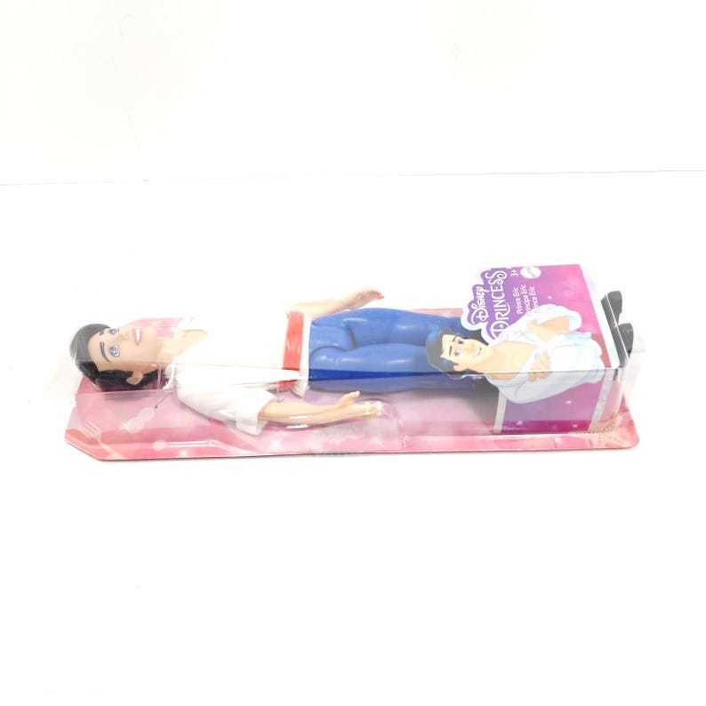 Disney Store Poupée Prince Eric La Petite Sirène 30 cm (12 po.) neuve dans son emballage image 3