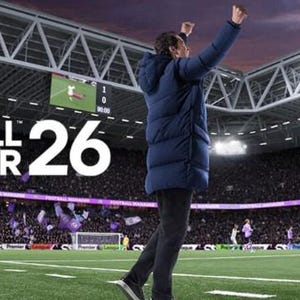 Pode incluir: Imagem de um estádio de futebol com o texto "FOOTBALL MANAGER 26". Uma pessoa com um casaco azul comemora em campo com os braços levantados. O fundo mostra um estádio lotado com um placar exibindo um jogo de futebol.