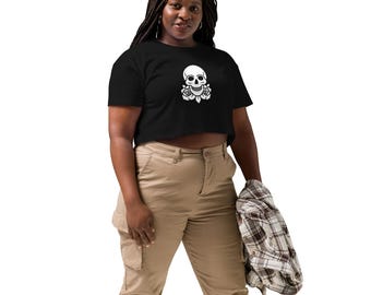Top corto blanco con calavera y rosas