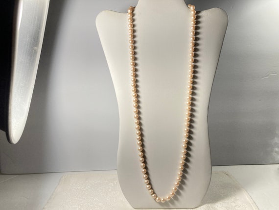 30'' Pink Hand Knotted Glass Pearl Necklace - image 3