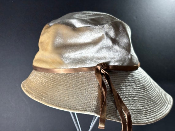 Vintage Woman's Beige Shiny Velvet Hat by Janet - image 2
