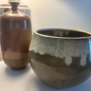 Vintage Pottery Vase Marked 930 USA & CPR+ Green Unmarked Pot