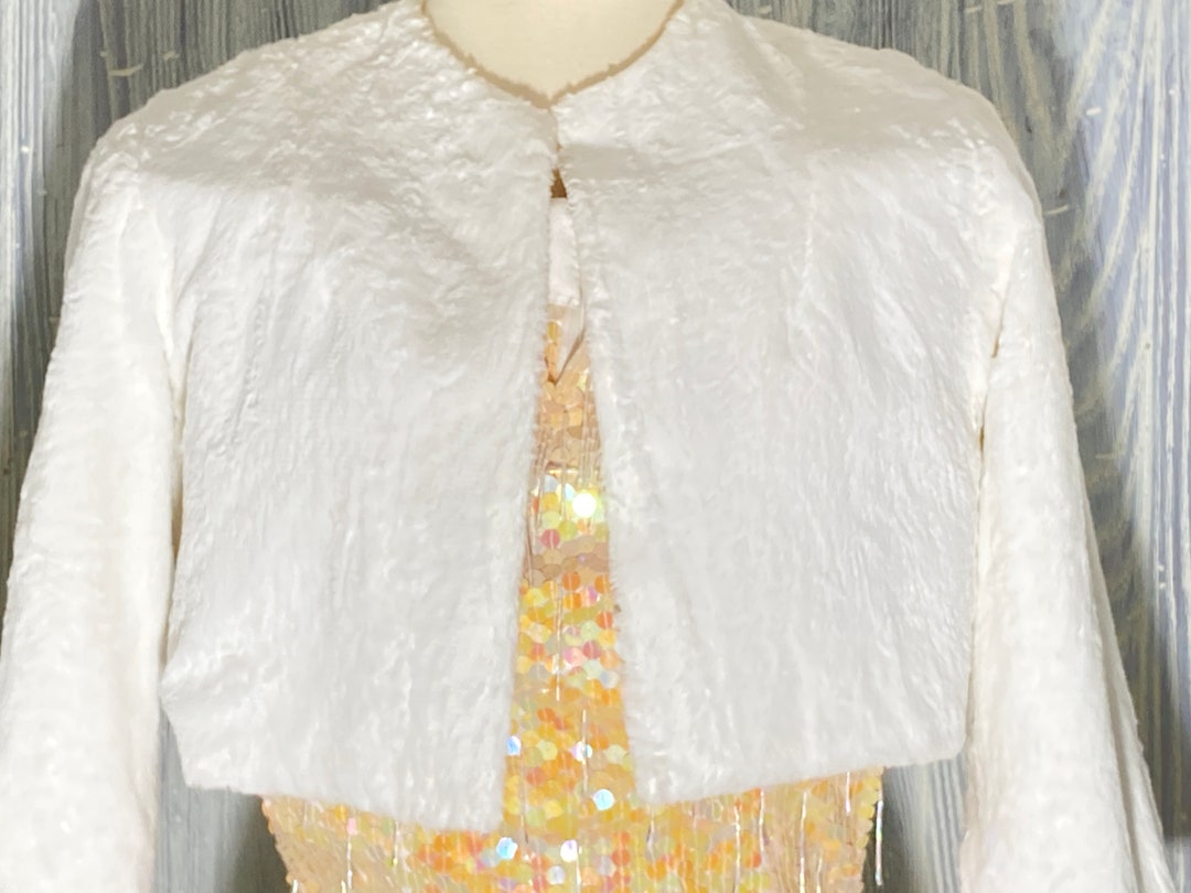 Vintage 2000’s white faux fur jacket