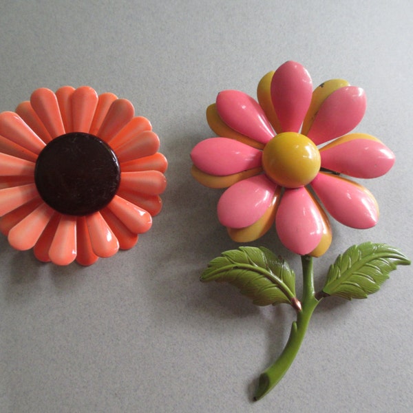 Mod Metal Flower Pin Vintage 1960's Enameled Orange Brown Pink Daisy Brooch Wedding Bouquet Destash Repair Upcycle junk lot Fall Colors