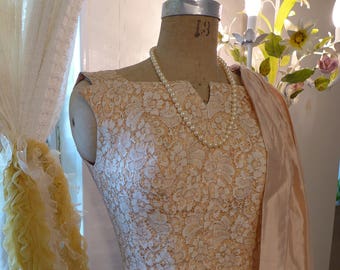 1950s Formal Peach Ecru and Gold fine net pleating Detail 50s Prom Special Occasion Grace Kelly Lace Overlay Small X Small