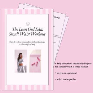 Könnte beinhalten: Ein rosa-weißes Trainingshandbuch mit dem Titel "The Lean Girl Edit: Small Waist Workout". Das Handbuch enthält Bilder einer Person, einer Yogamatte und Gewichten. Es verspricht ein tägliches Bauchmuskeltraining für eine schlankere Taille und einen straffen Bauch.