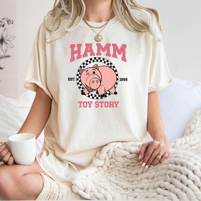 Maglietta Comfort Colors® Hamm Pig | Maglietta oversize in stile vintage | Regalo per i fan di Toy Story immagine 4