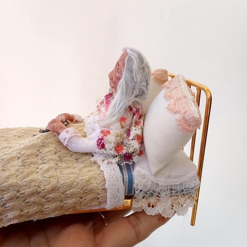 NEW ++++ Granny in bed, one of a shops kind doll, miniature doll,polymer clay, handsculpt art doll, artist doll