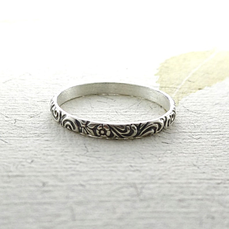 Silver Pattern Ring, Vintage Style Band, Floral Pattern Ring, Dainty Pattern Ring, Sterling Silver Pattern Ring, Handmade Ring, Floral Band image 3