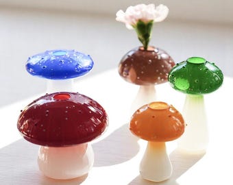 Vaso in vetro a forma di fungo / Mini vaso idroponico carino, vaso per fiori estetico, decorazione in vetro colorato, complemento d'arredo in stile cottagecore